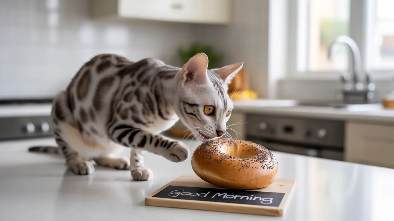 Un gato bengalí investigando un bagel de semillas de amapola sobre una tabla de madera en una cocina luminosa.
